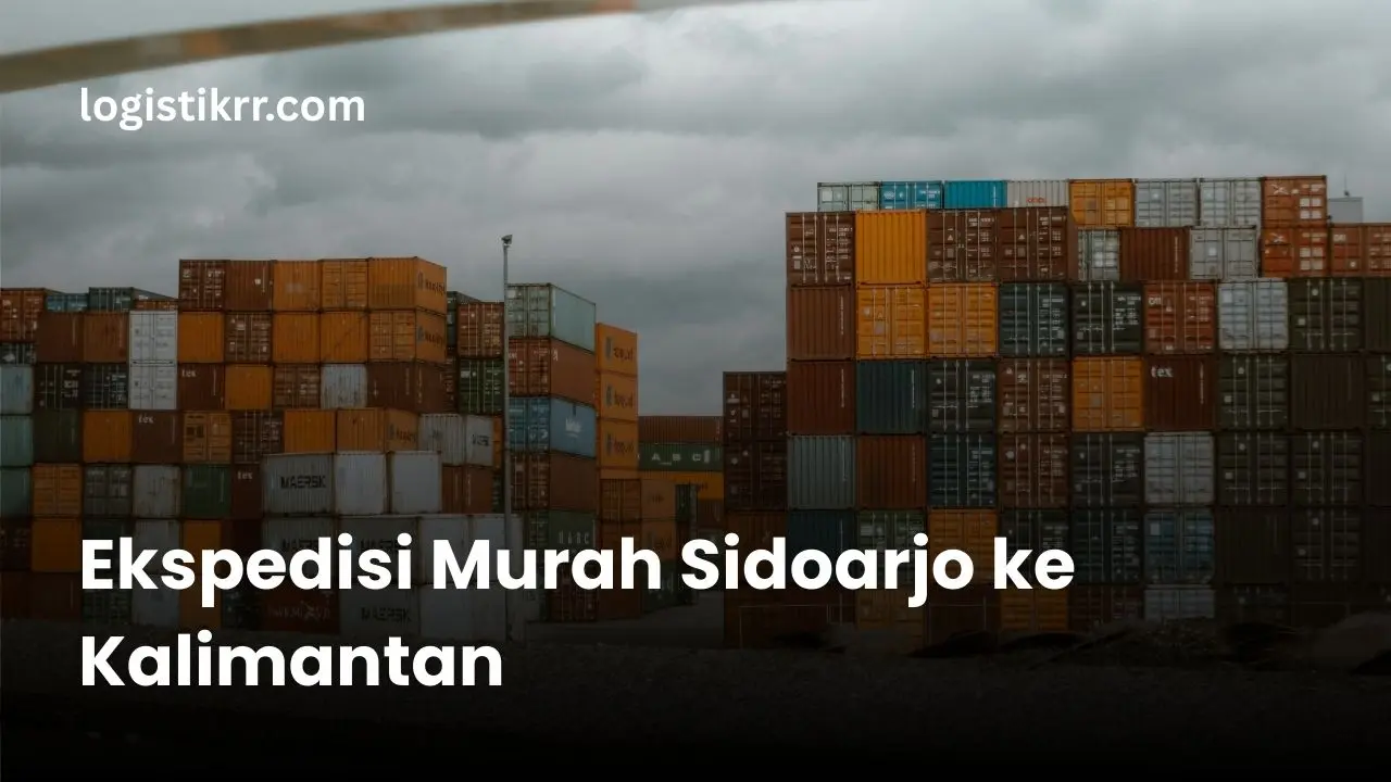 Truk ekspedisi mengangkut barang dari Sidoarjo menuju Kalimantan