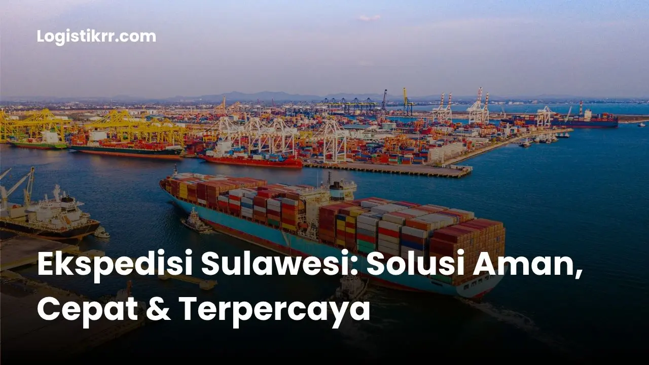Kapal kargo ekspedisi Logistik RR menuju pelabuhan Makassar, Sulawesi Selatan