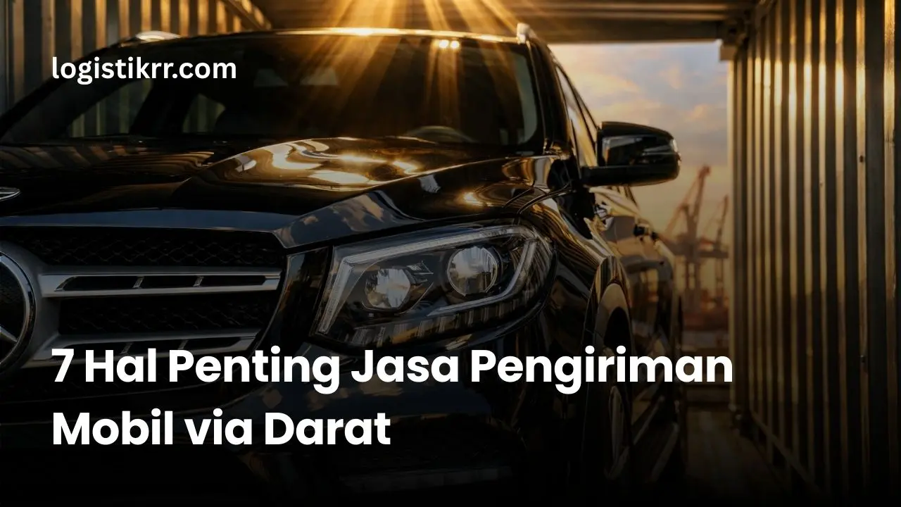 Mobil sedang dinaikkan ke kapal roll on roll off untuk pengiriman antar pulau