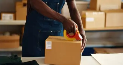 Packing profesional untuk pengiriman barang aman