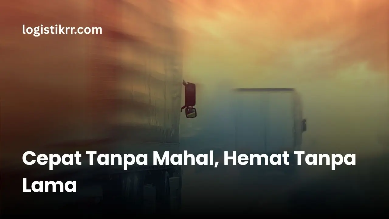 Tim Logistik RR sedang memproses pengiriman cepat dengan sistem digital